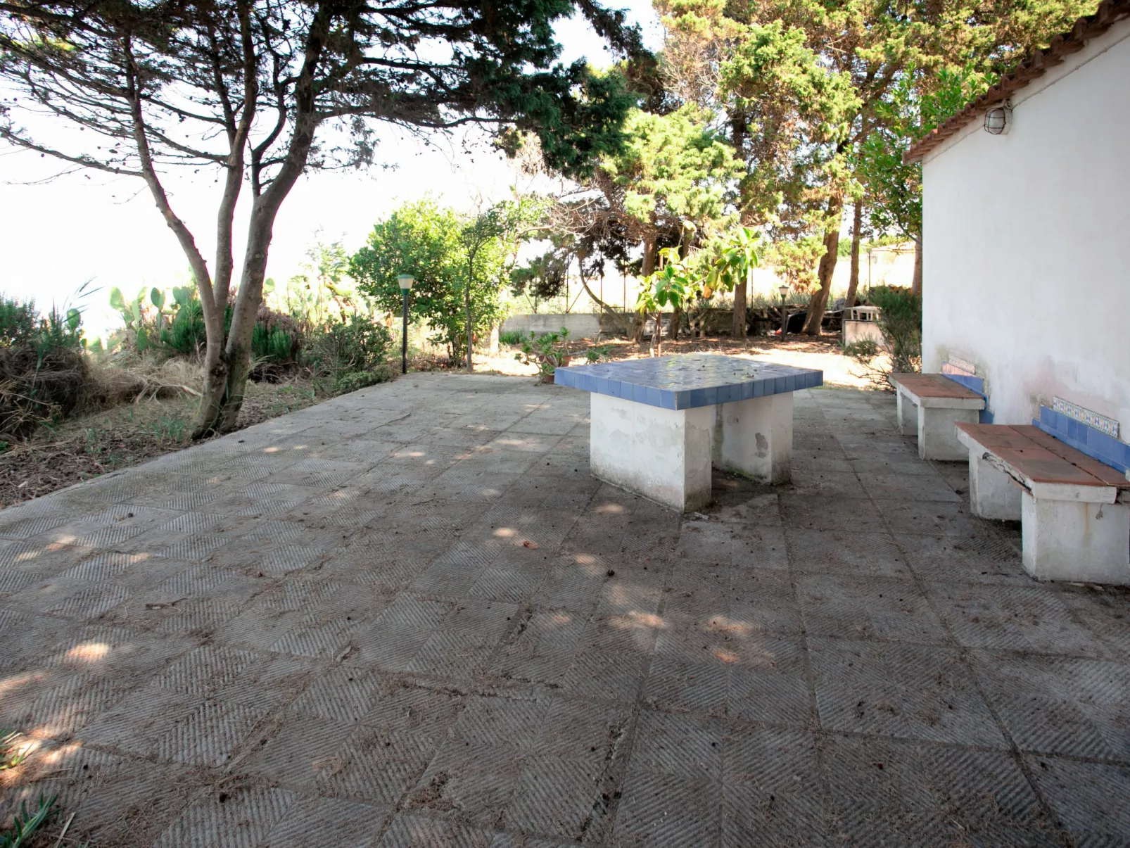 Sulla Scogliera-Outside