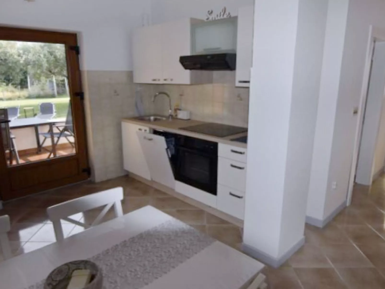 Renovierte Wohnung in Zambratija mit Großem Garten - Image-tags.info