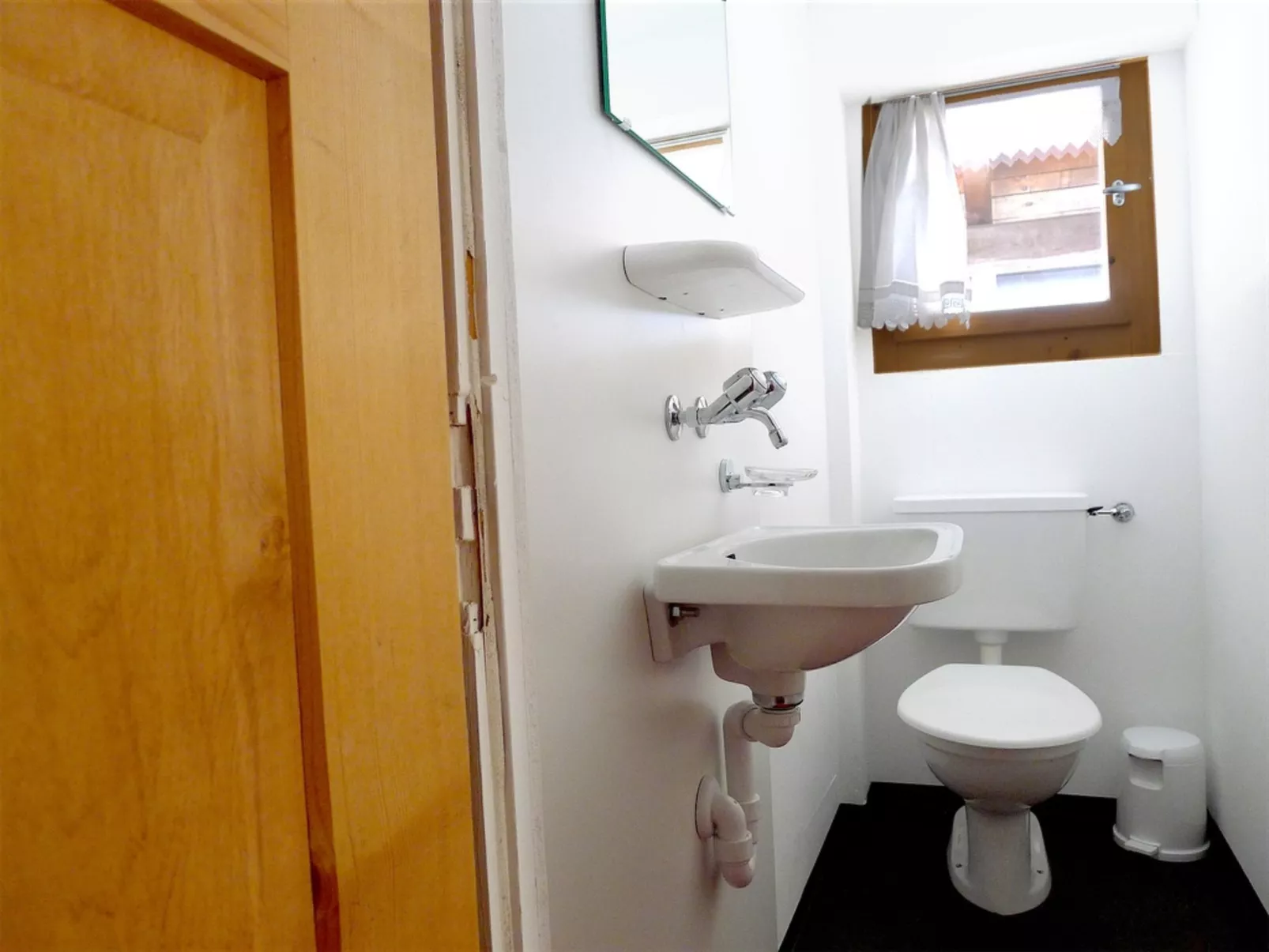 Casa Cadruvi, Obersaxen-Giraniga, (Obersaxen). - Inside