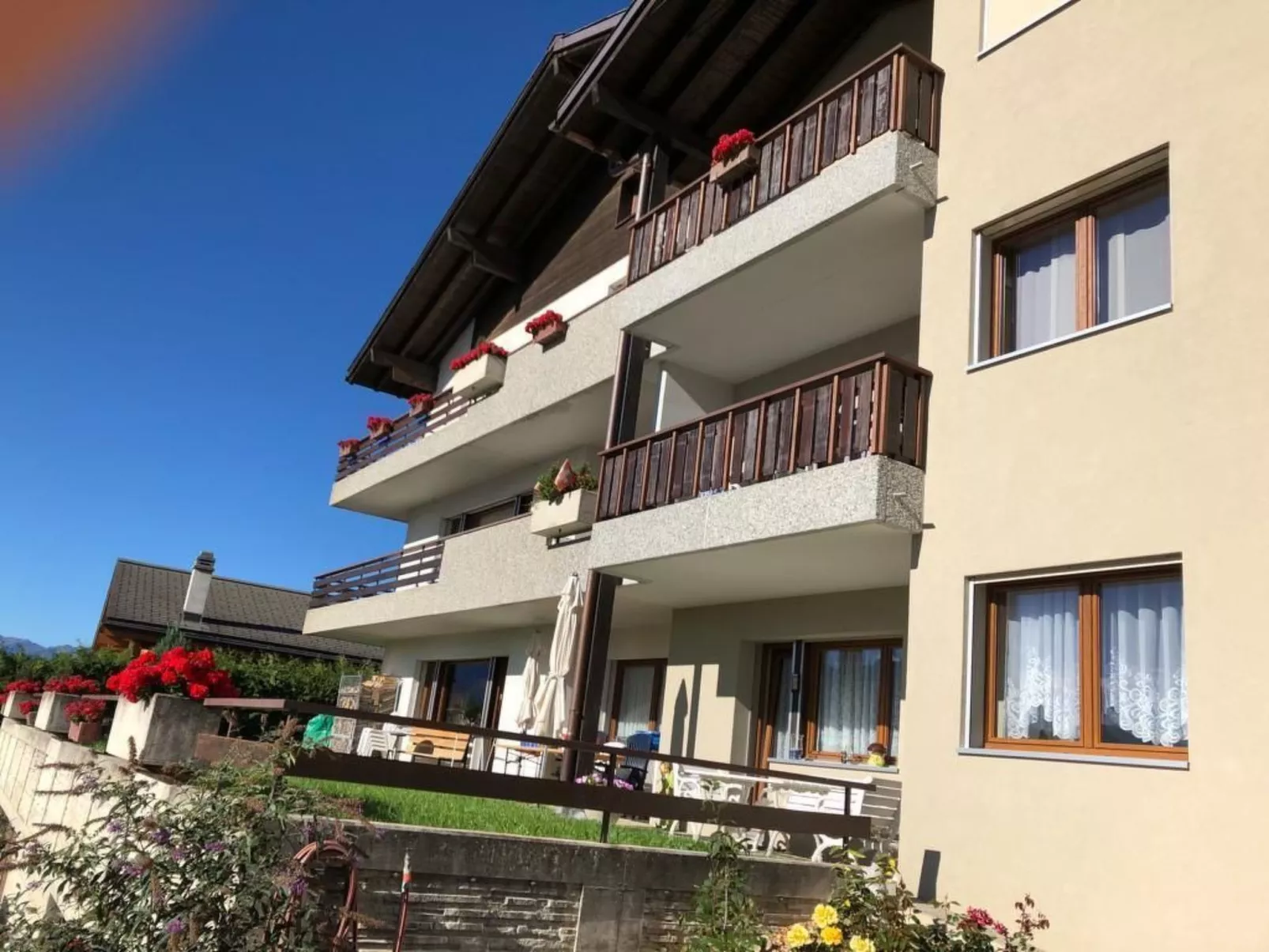 Neue 2 1/2-Zimmer-Ferienwohnung Crans-Montana - Randogne - Drinnen