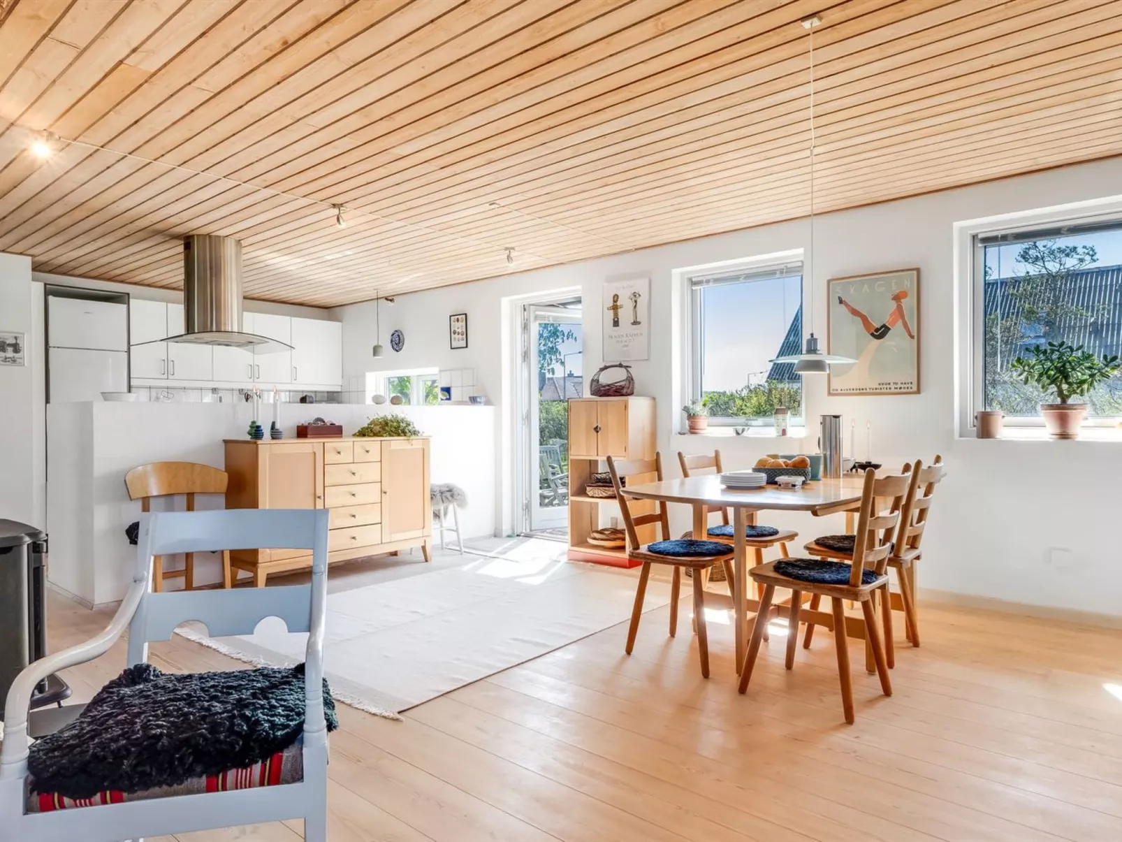 "Jaskirt" - 400m from the sea - Inside