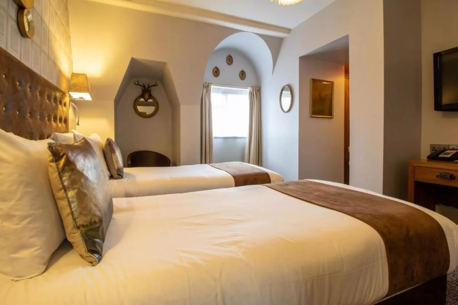 Standard Twin Room - Schlafzimmer