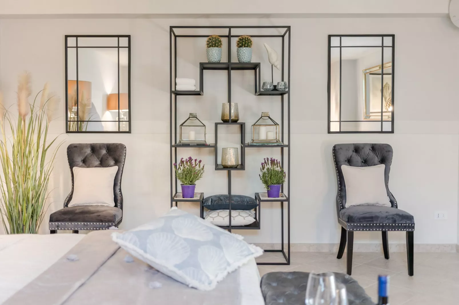 The Luxury Beach Villa - Wohnzimmer