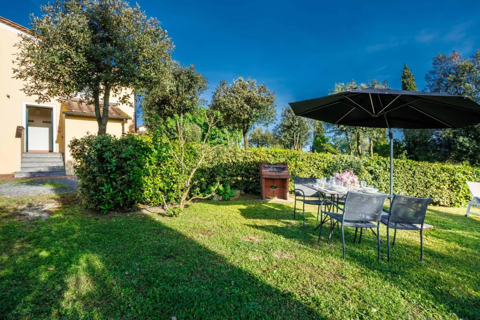 Pietro Farmhouse Apartment in Wine Resort in Lucca - Terrace balcony