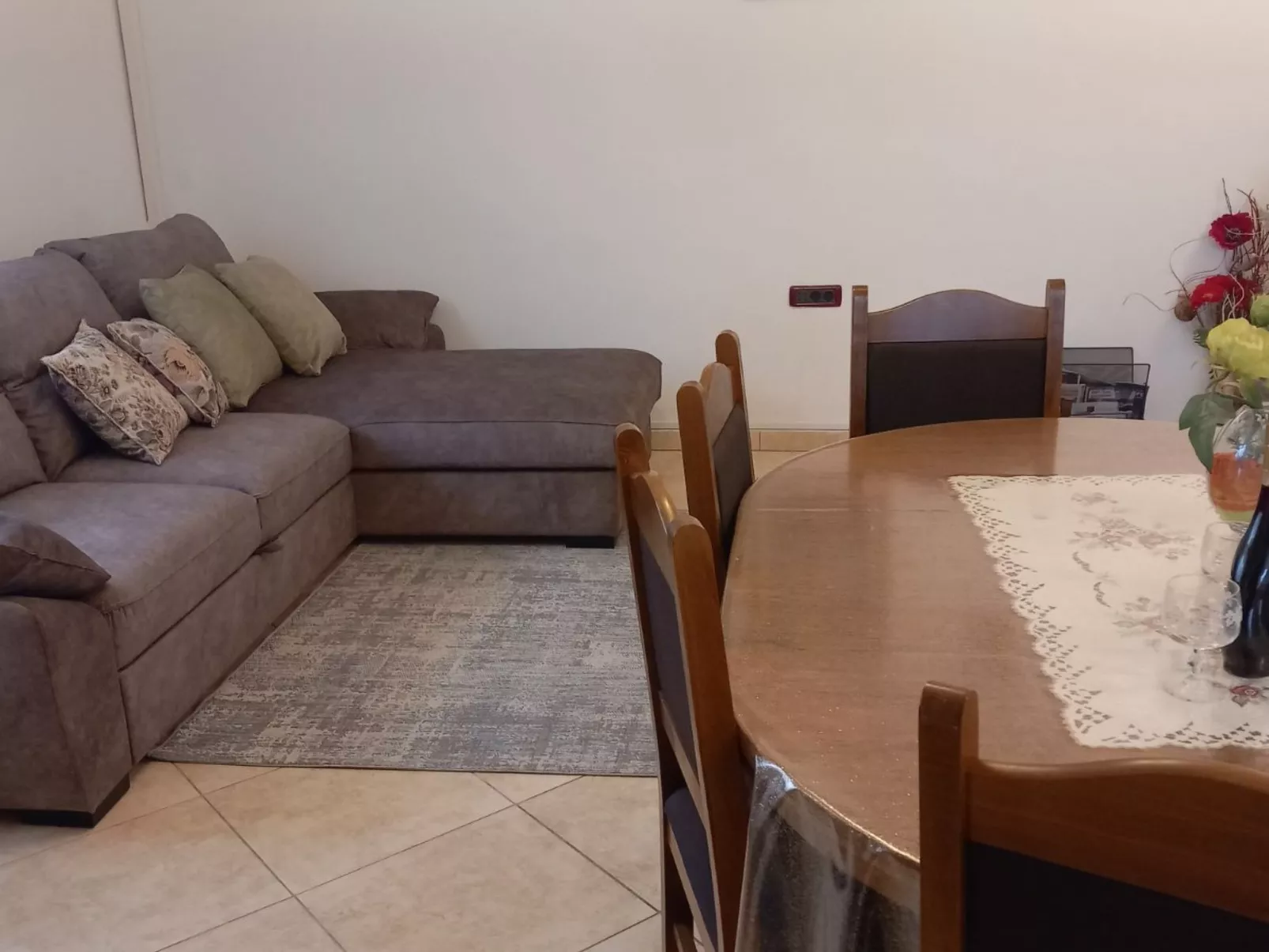 House Barat - Inside