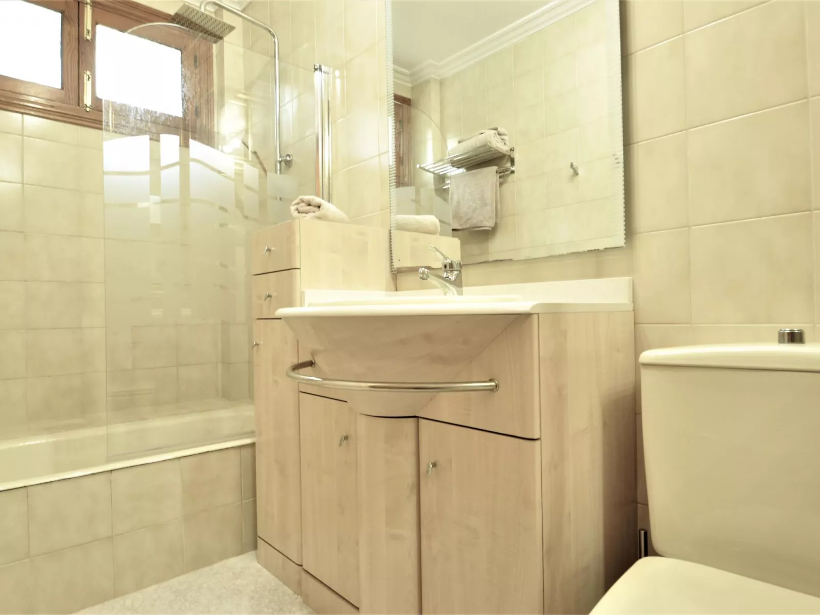 CA NA MALEN Hermosa casa para familias con gran piscina, jardín. - WiFi Gratis - Drinnen