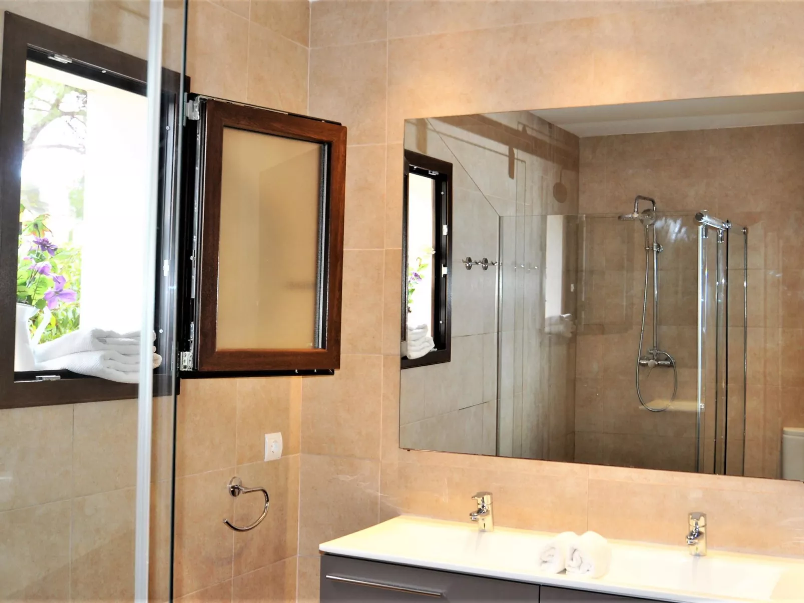 VILLA MONICA en barrio residencial de Cala Pi para 6 personas con piscina priva - Drinnen