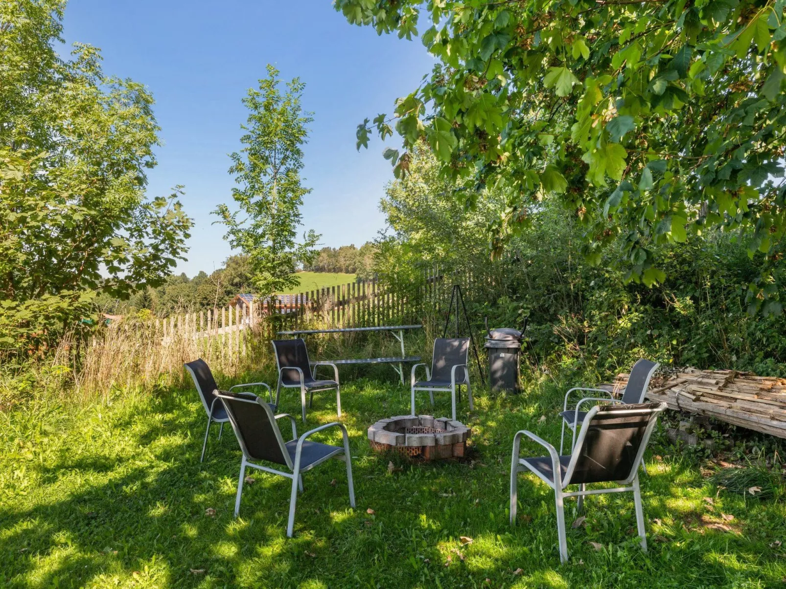 Geräumiges Ferienhaus mit Garten in Rittsteig - Draußen