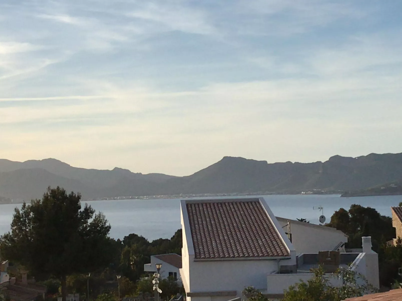 Moderne Villa mit Pool, Terrasse und traumhaften Meerblick - Drinnen
