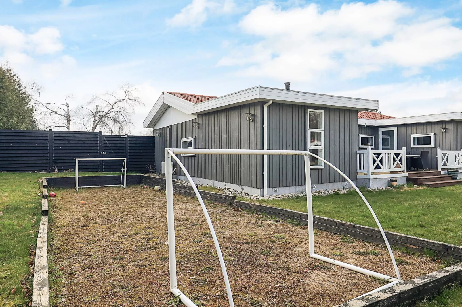 Poolhaus mit Bouleplatz - Aussicht
