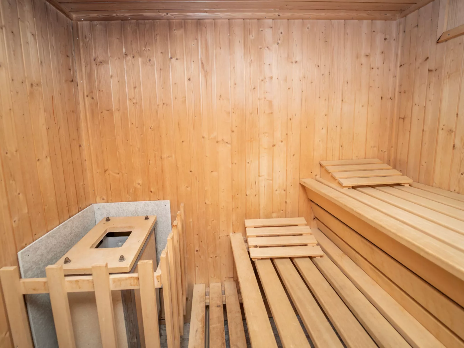 Casa Runaglias, Flond, (Flond), 37003B - Inside