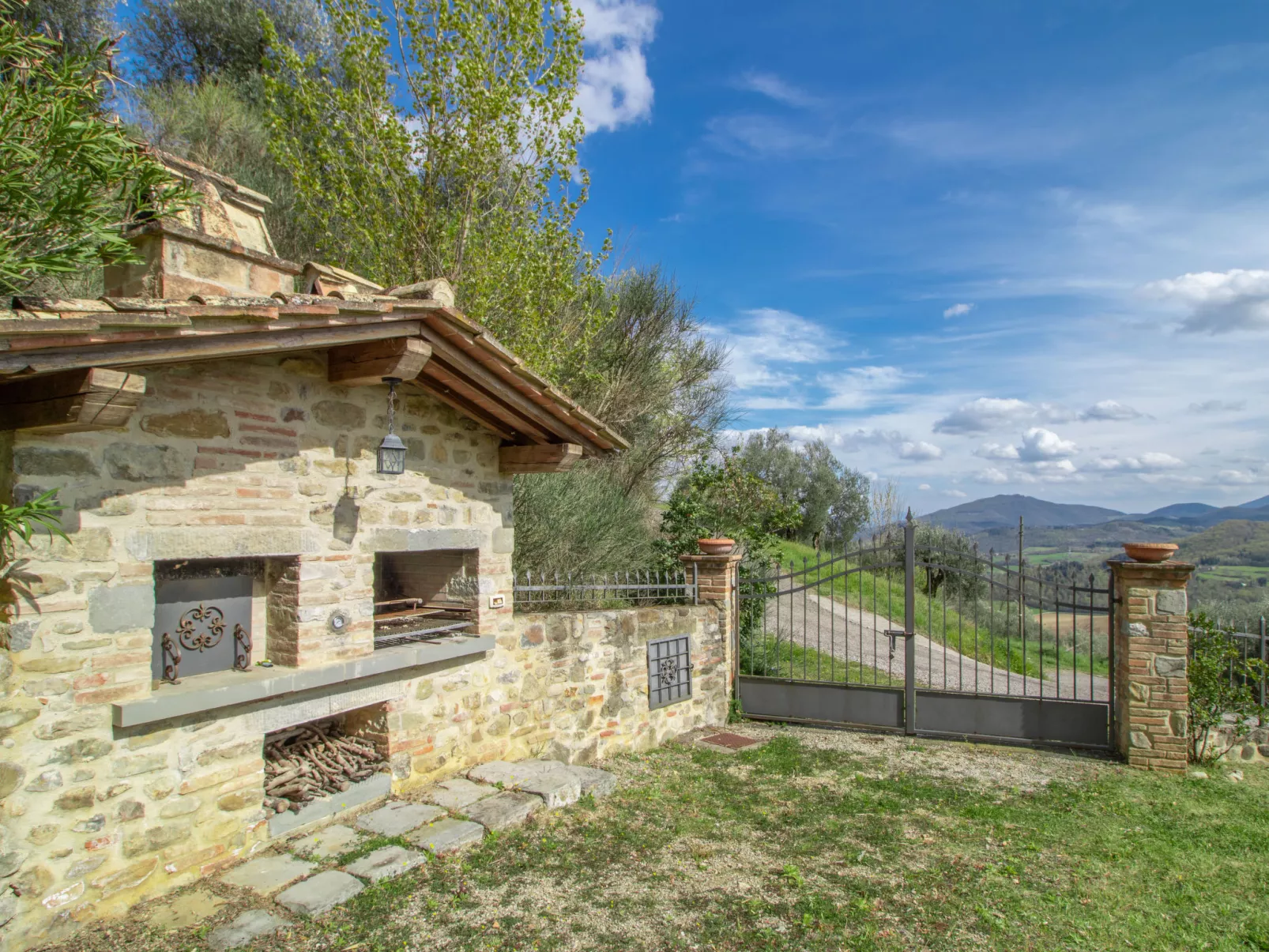 Guarda Valle-Outside