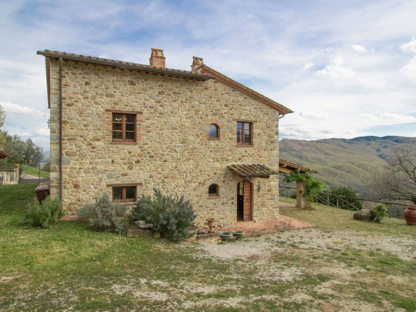 Guarda Valle-Outside