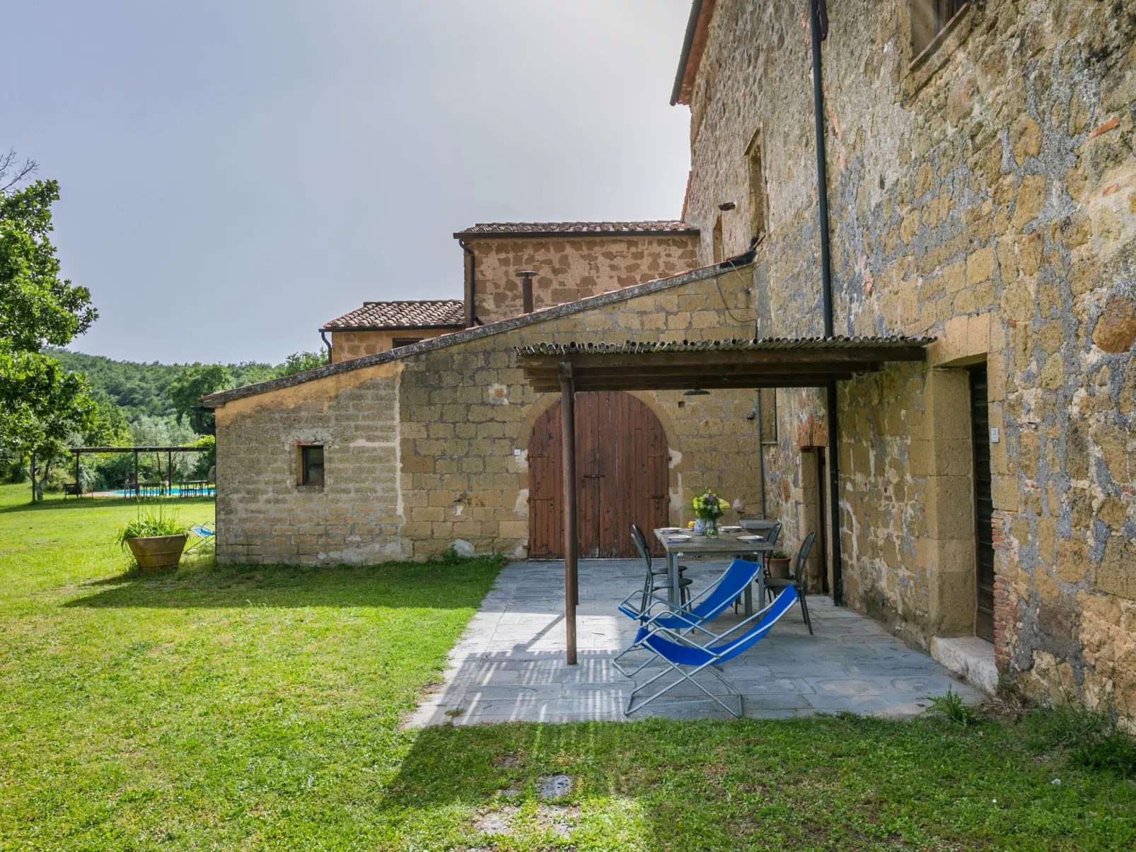 Il Piccione-Outside