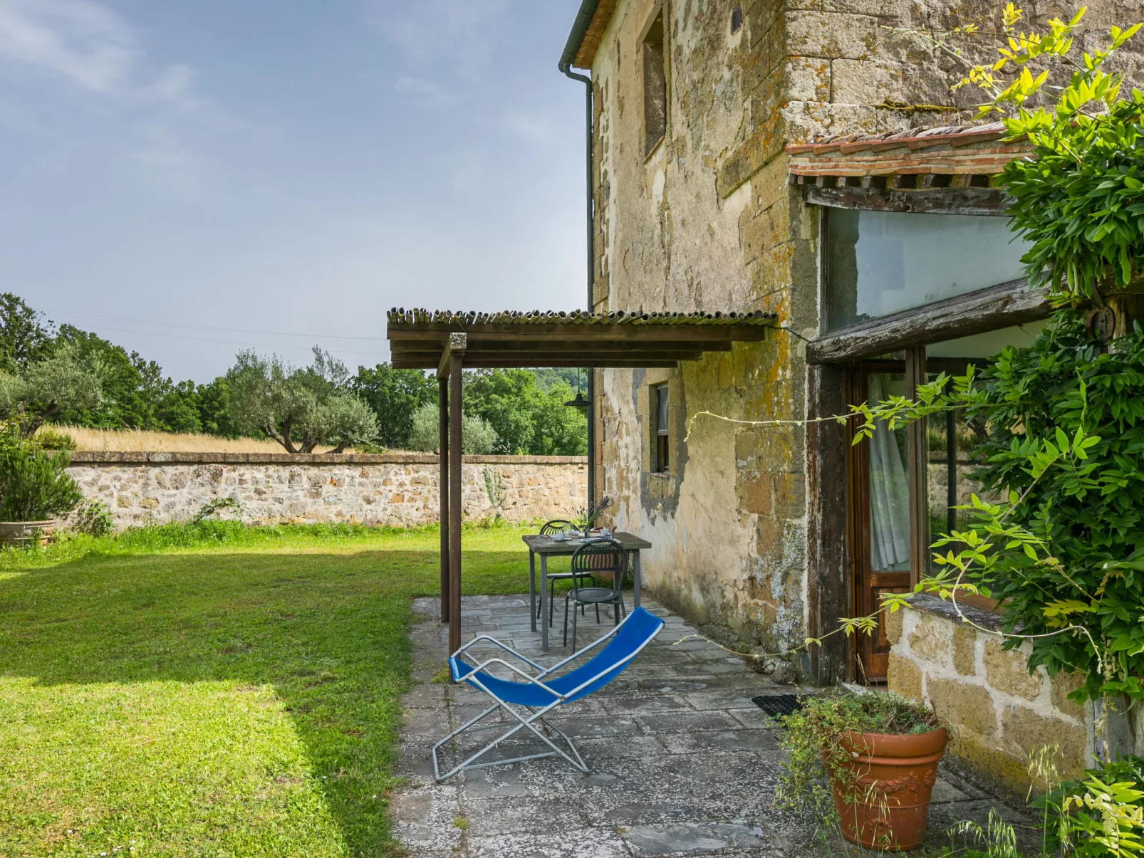 Il Piccione-Outside