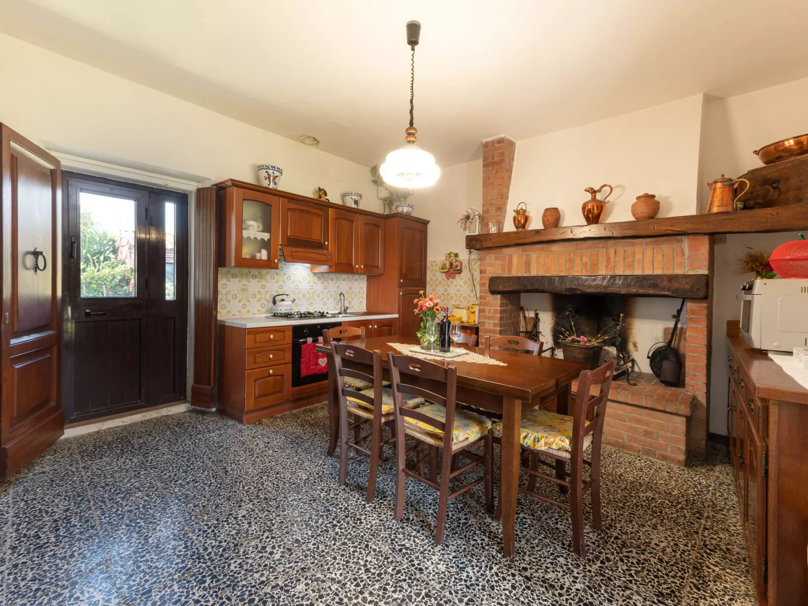 Country House-Dedans