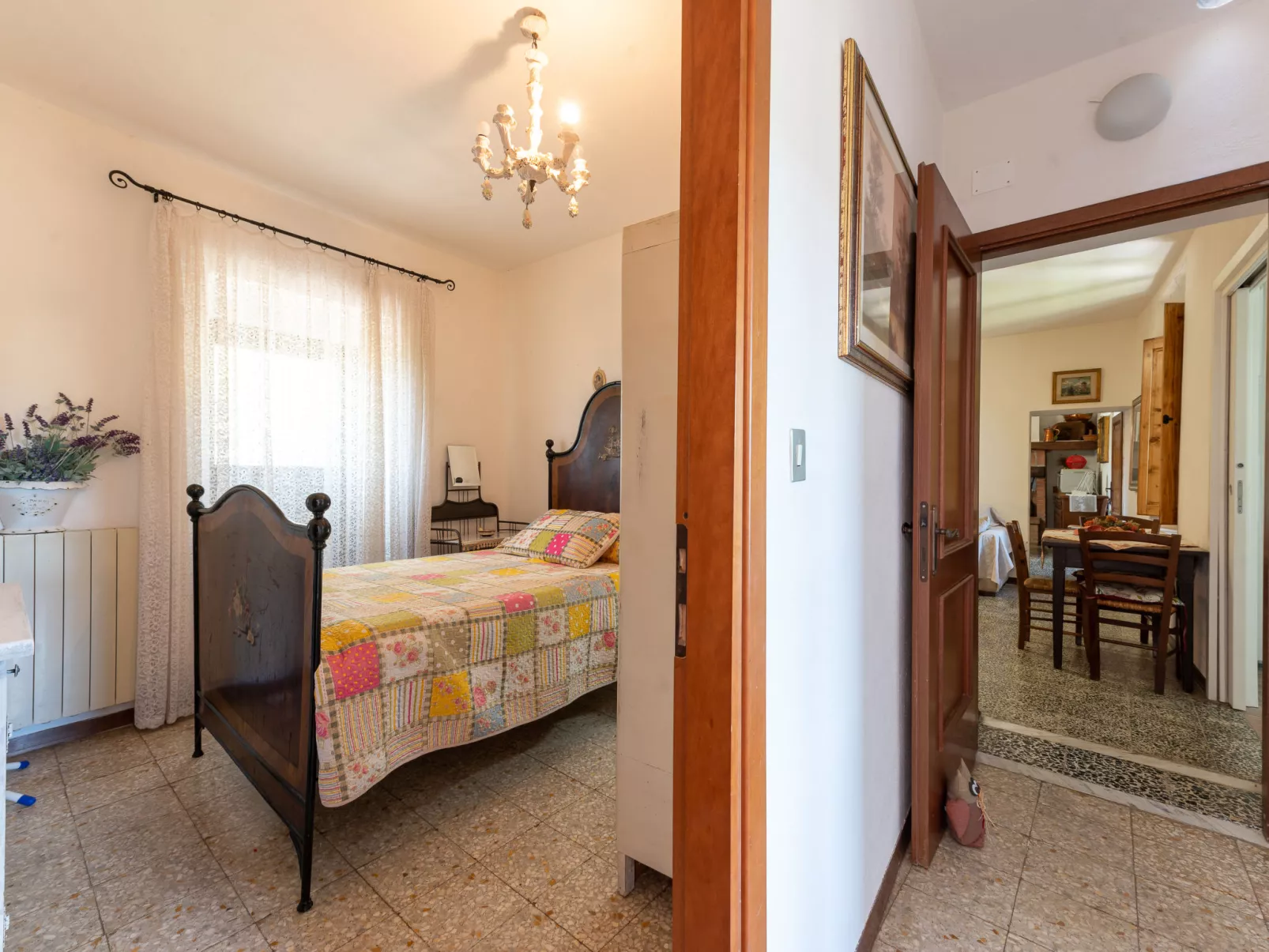 Country House-Dedans
