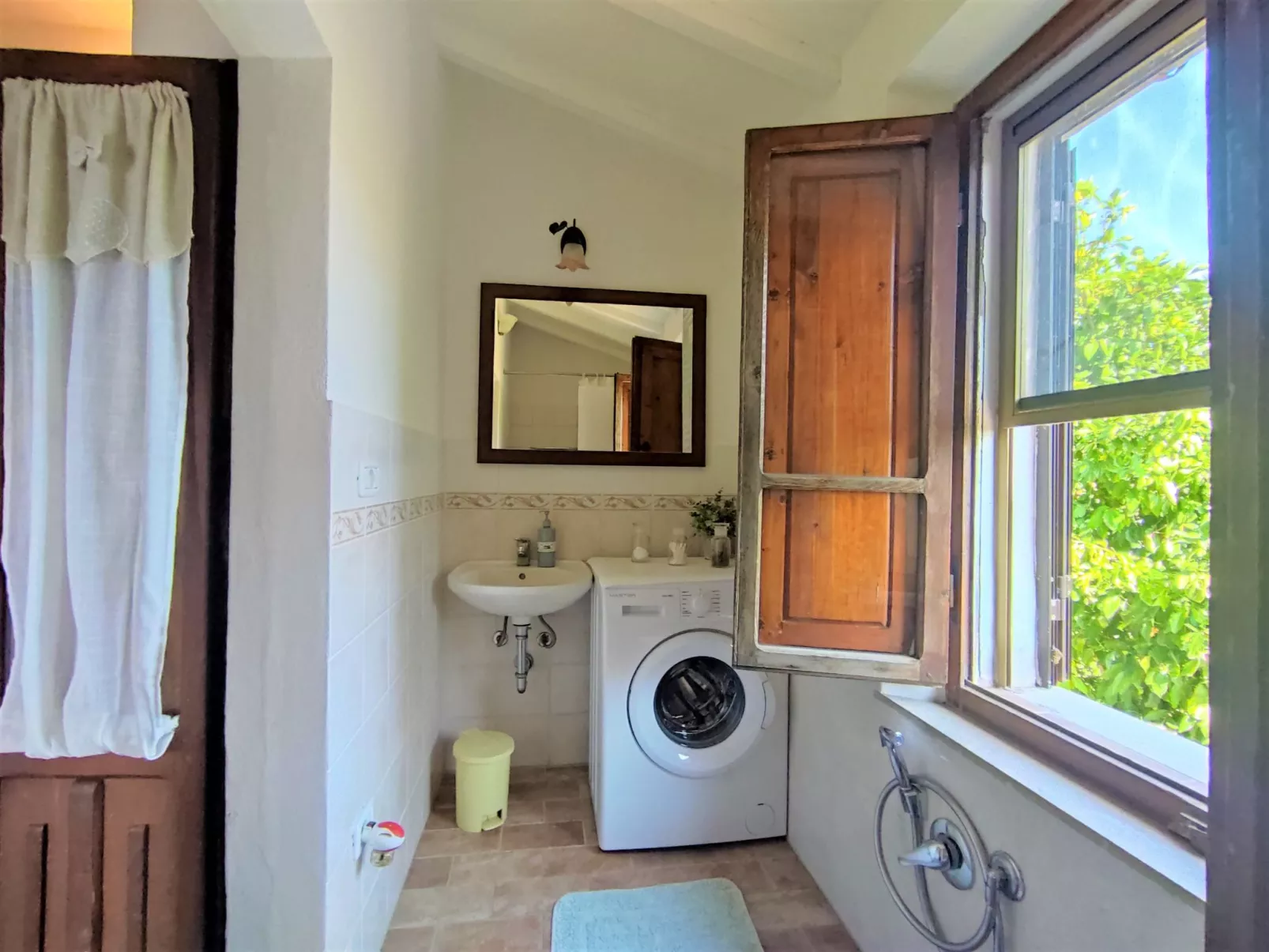 Country House-Dedans