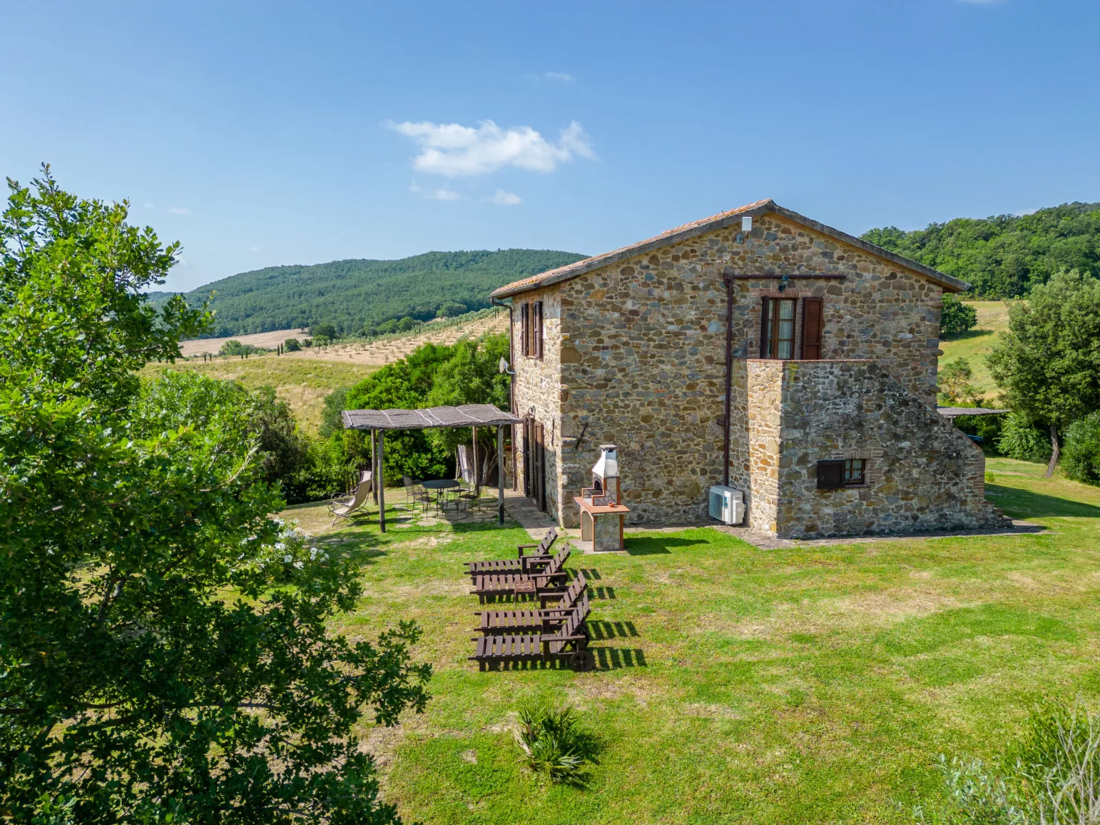 Le Calle-Dehors