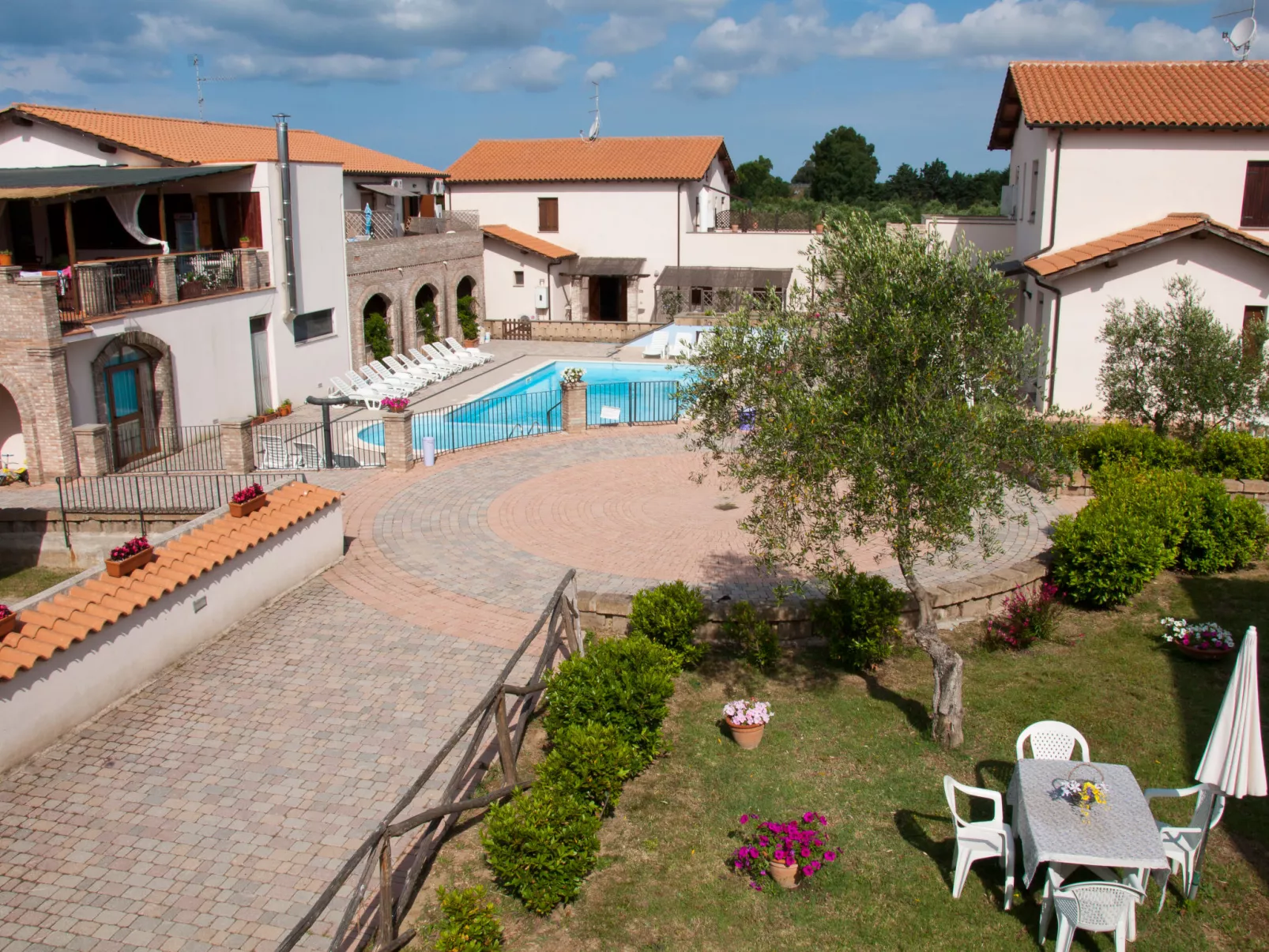 Borgo Valmarina-Outside