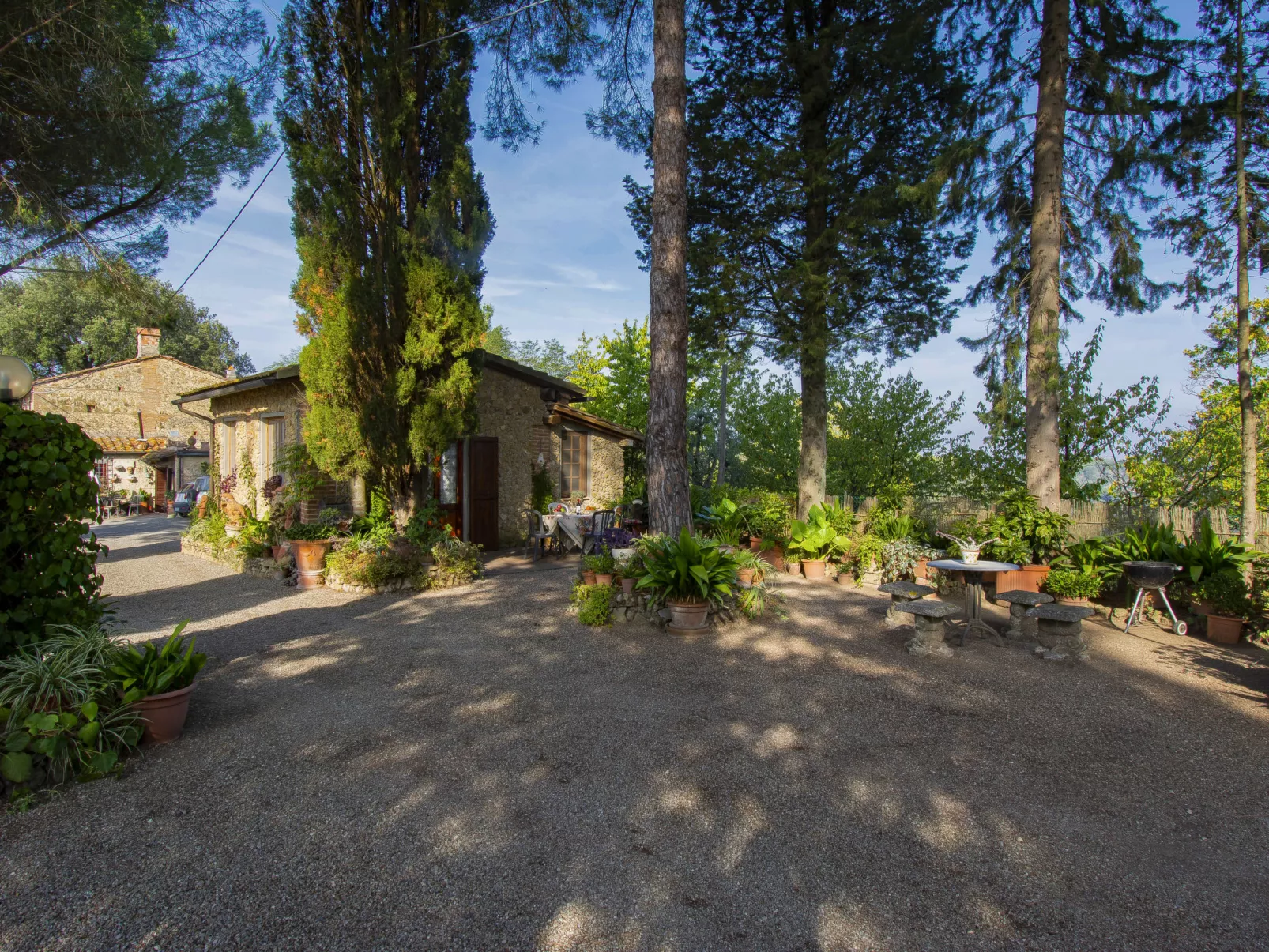 Il Crocino II-Outside