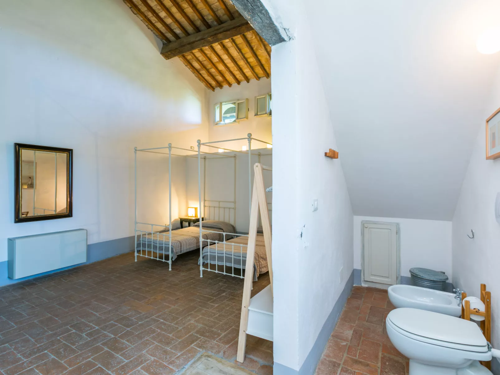 Casa dei Granai-Inside