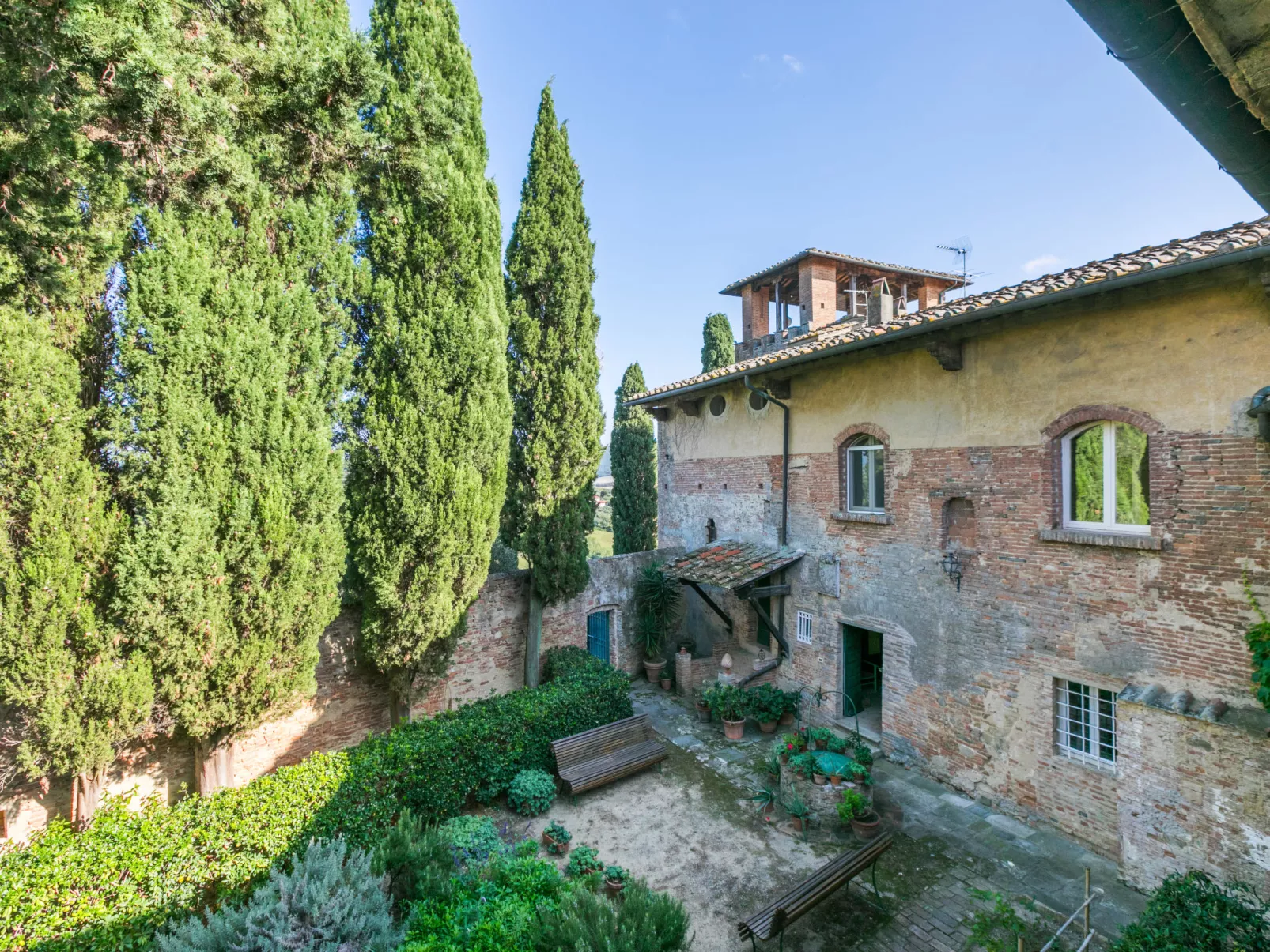 Casa dei Granai-Outside