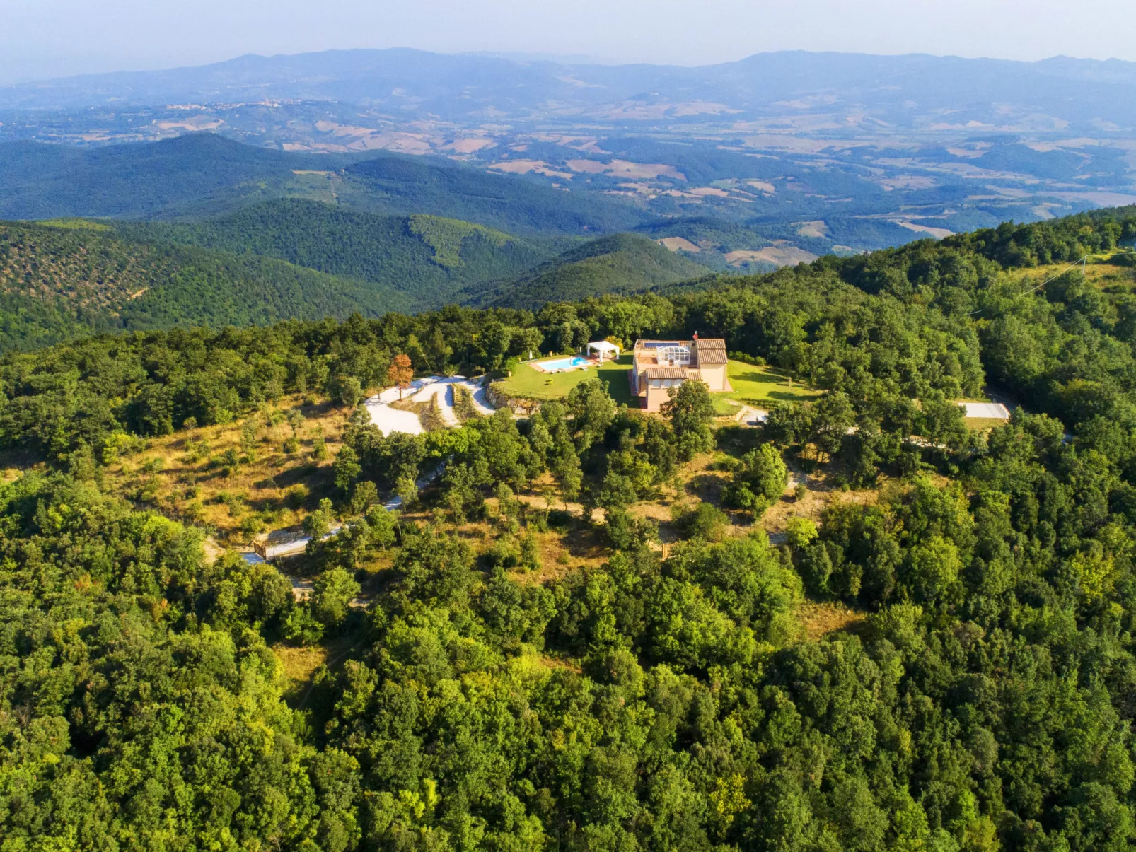 Poggio al Pruno-Outside