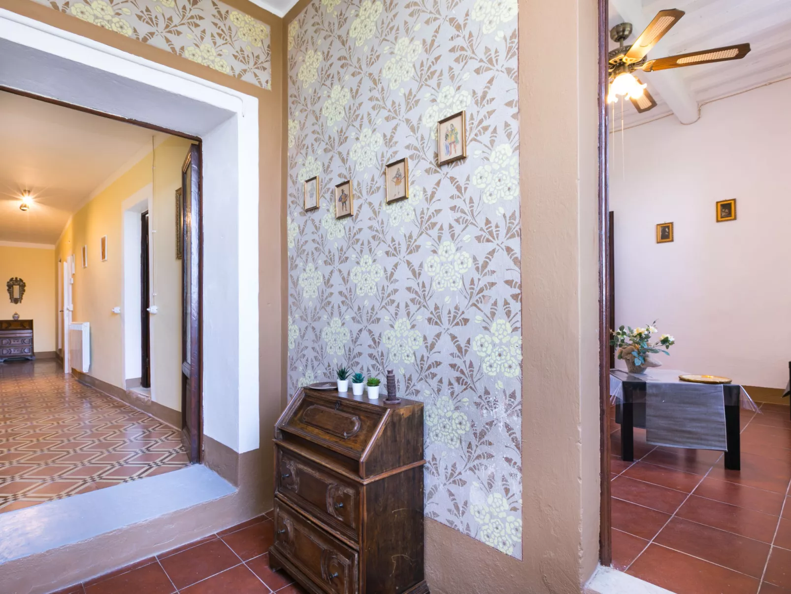Francesco's pretty house-Inside