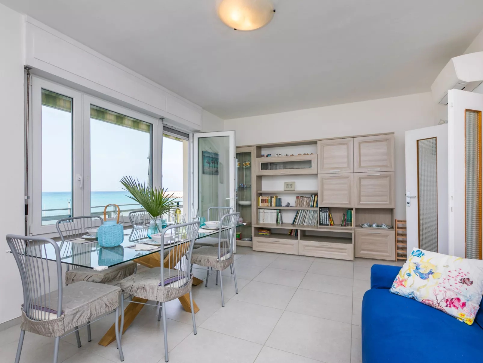 Massimo Beach House-Inside