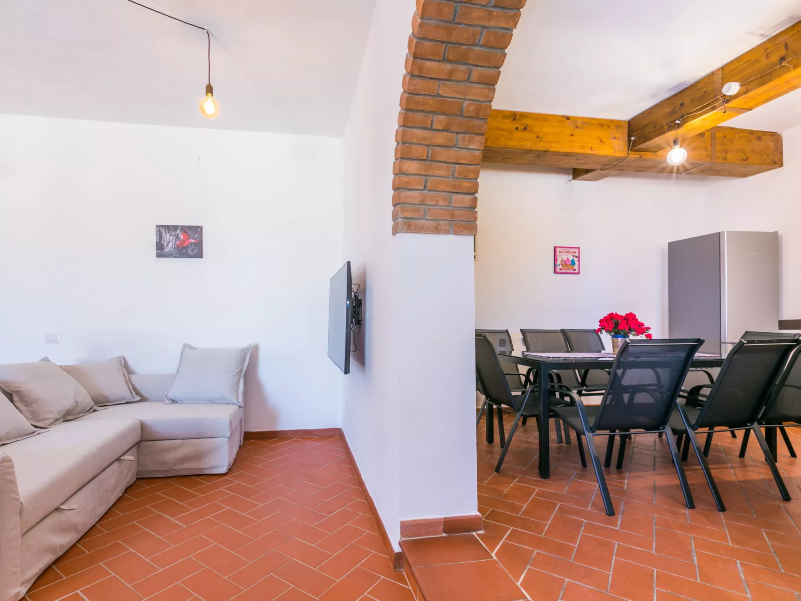 Tuscania-Inside