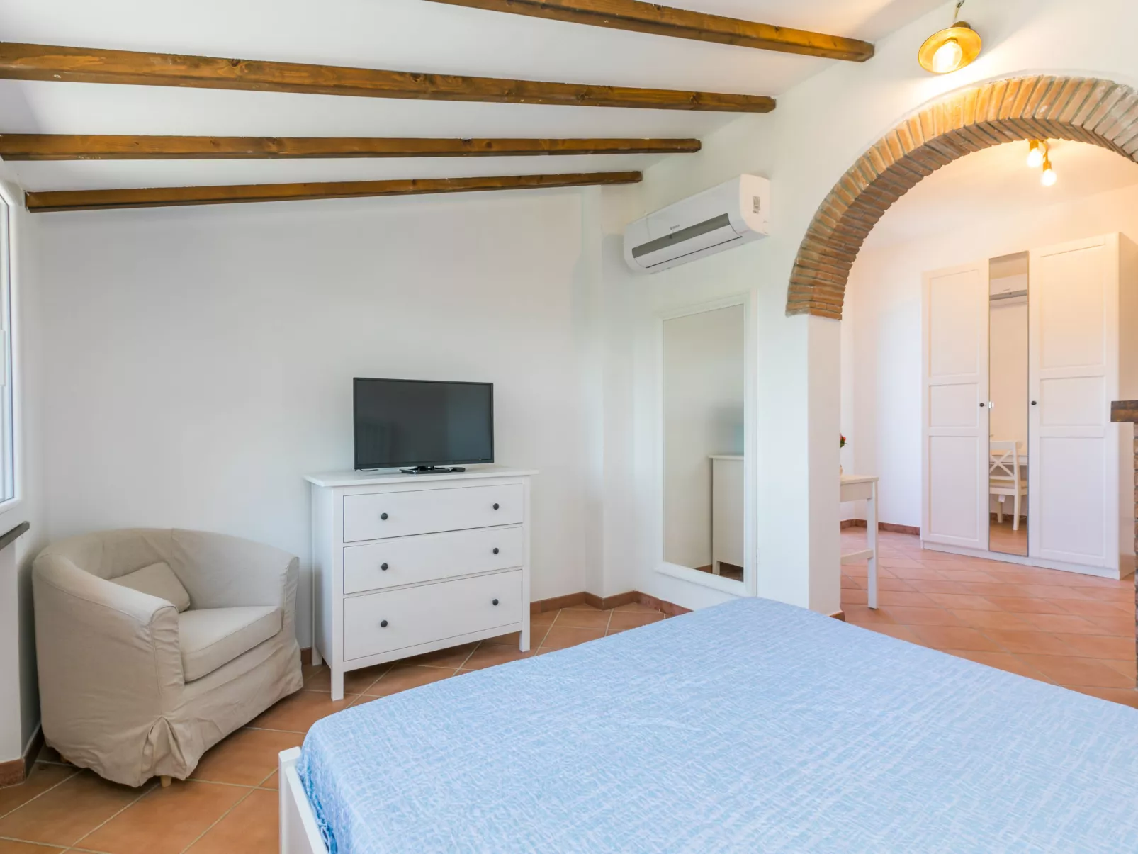 Tuscania-Inside
