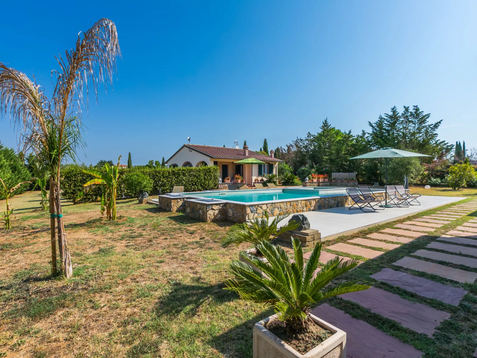 Villa della Duna-Outside