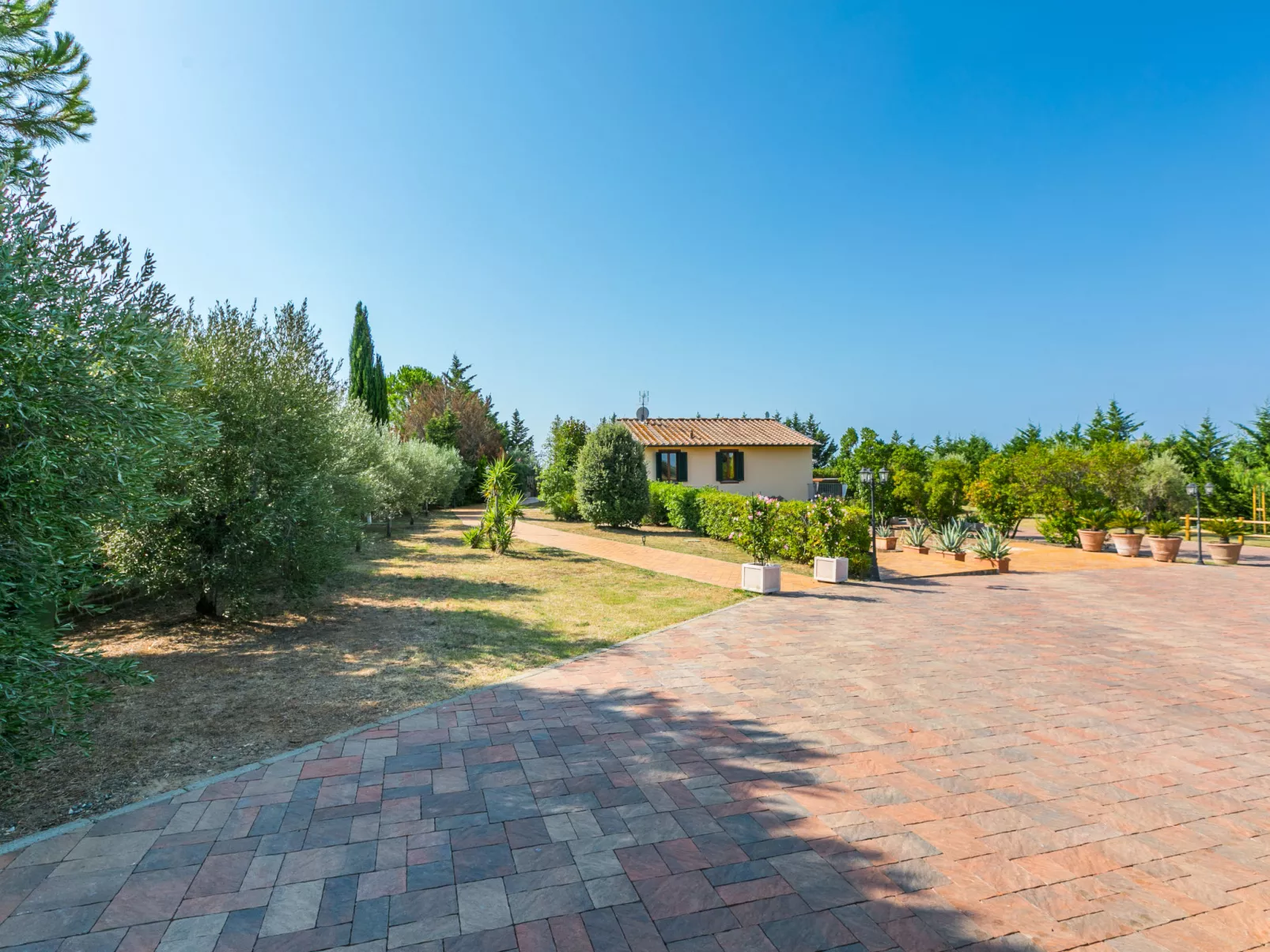 Villa della Duna-Outside