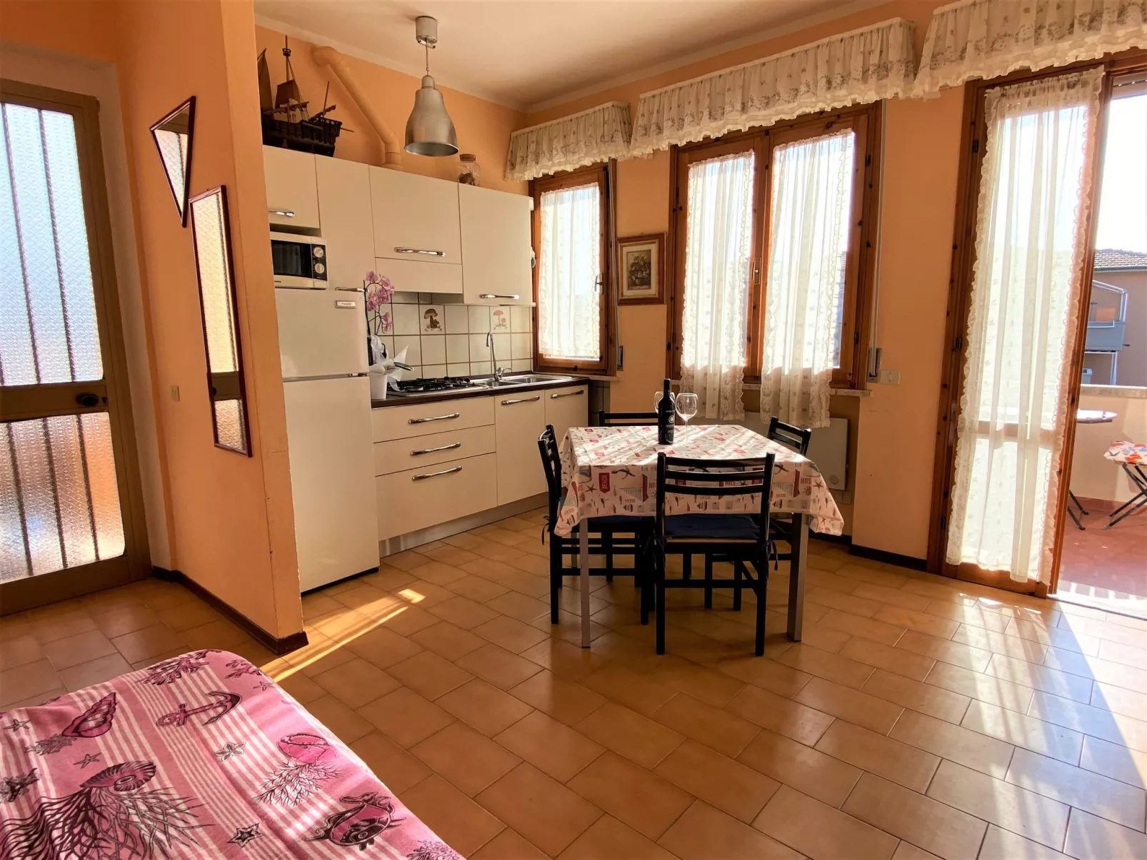 Palazzeta III-Drinnen