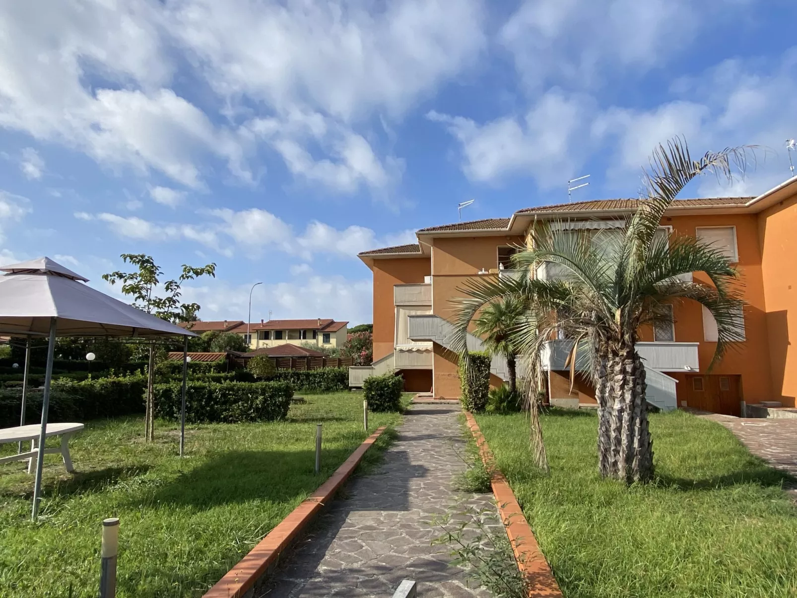 Palazzeta III-Draußen