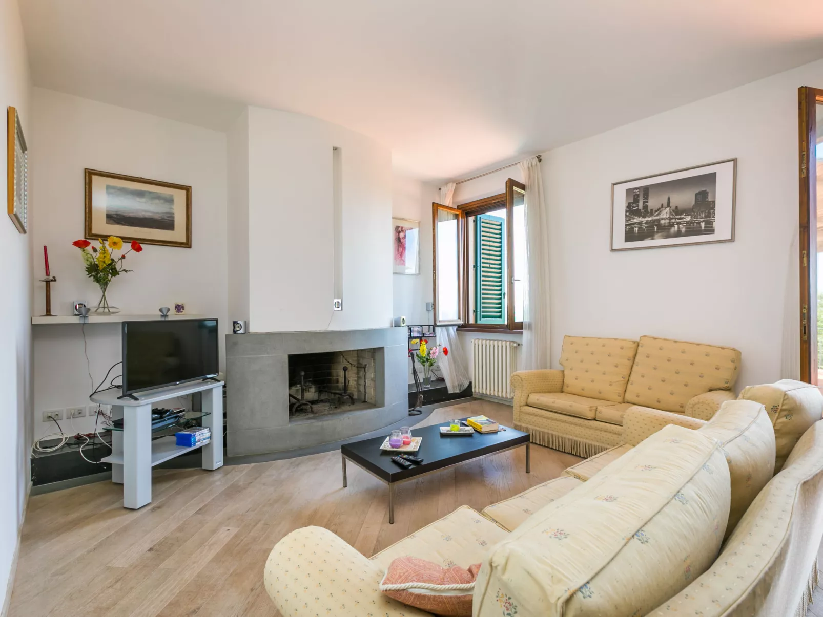Casa Lensi-Inside