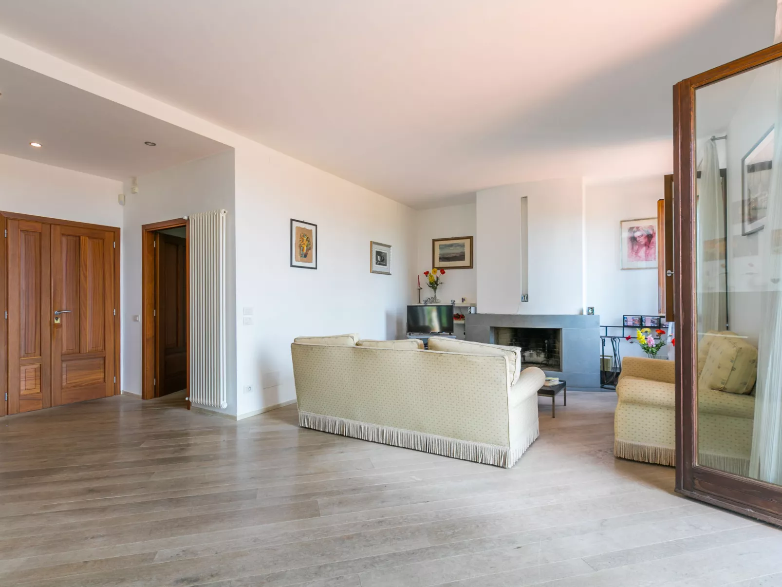 Casa Lensi-Inside