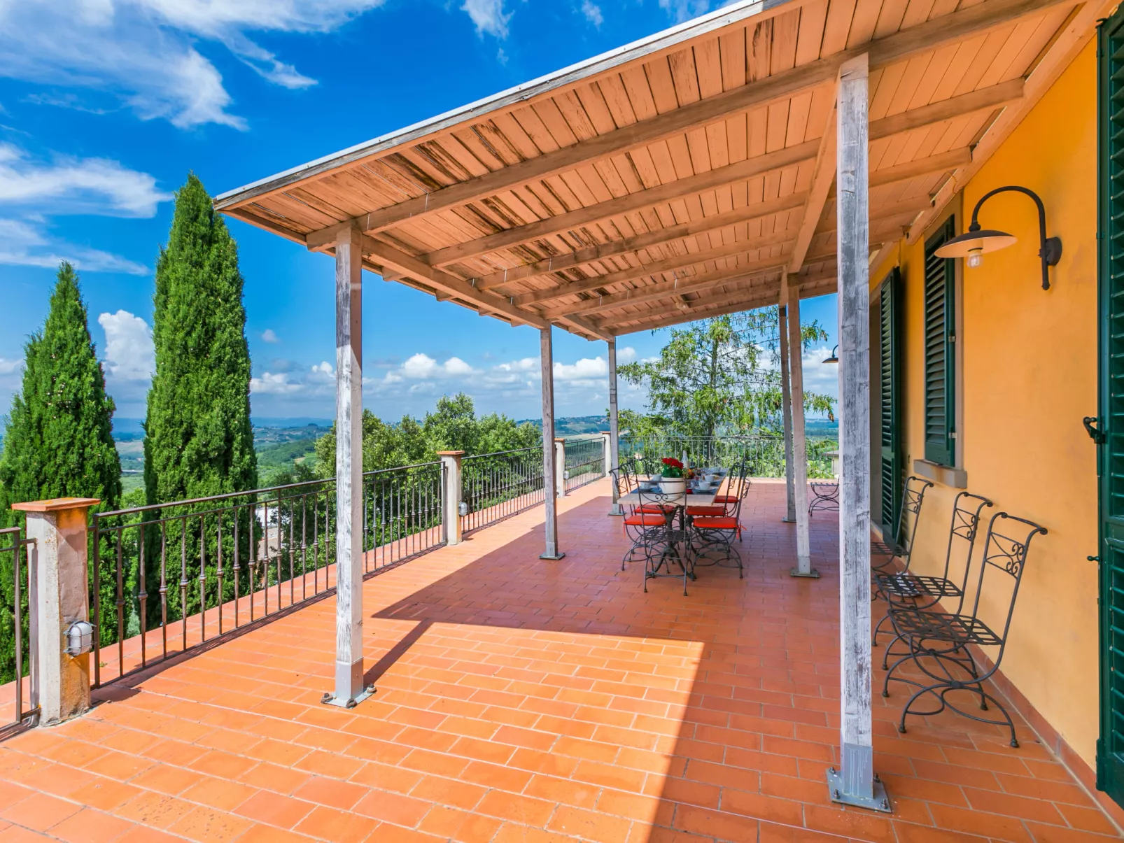 Casa Lensi-Outside
