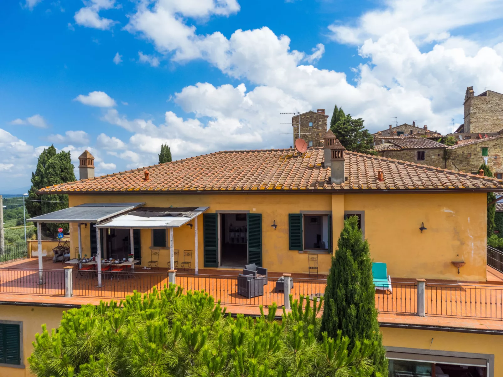 Casa Lensi-Outside