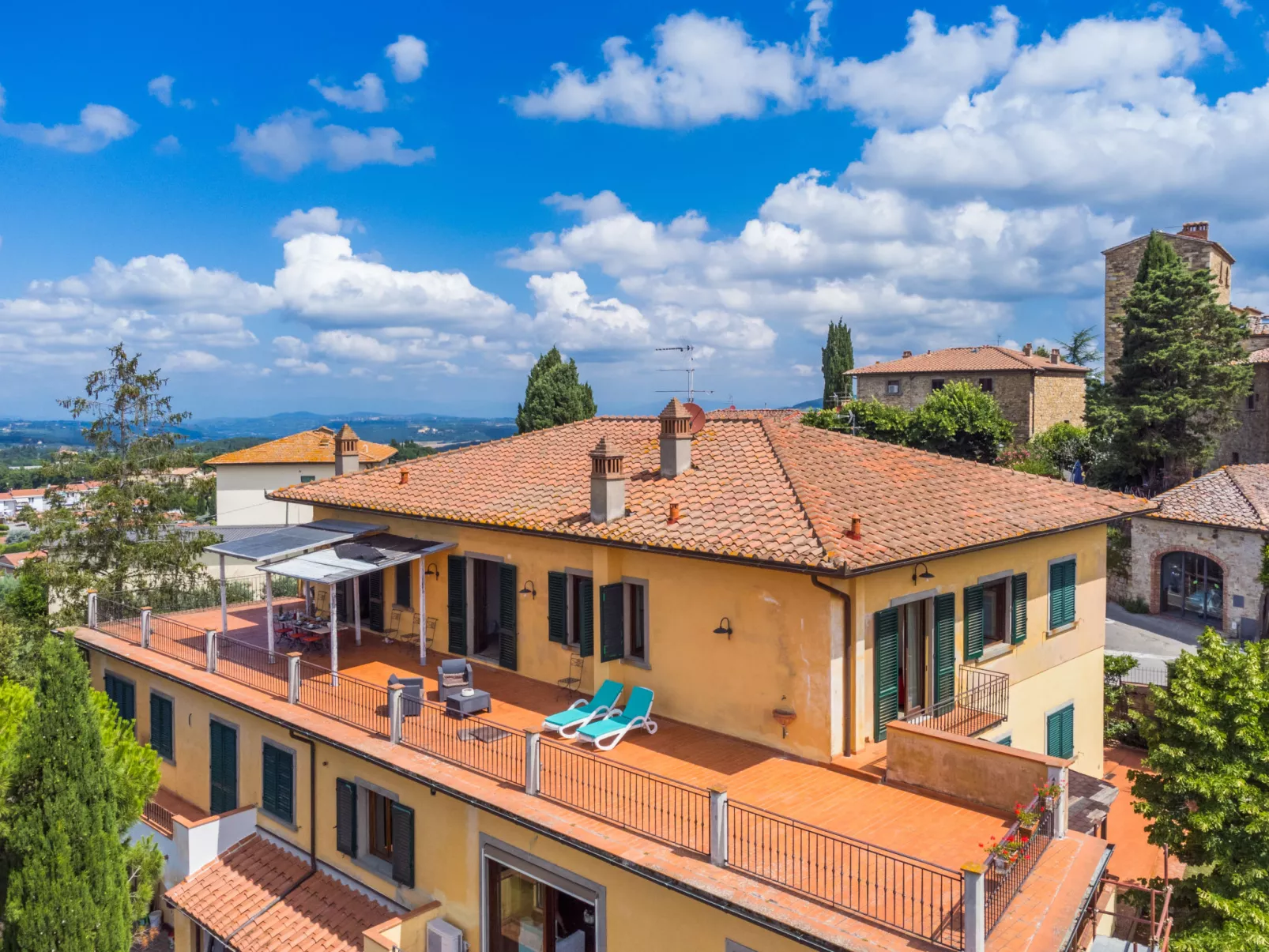 Casa Lensi-Outside