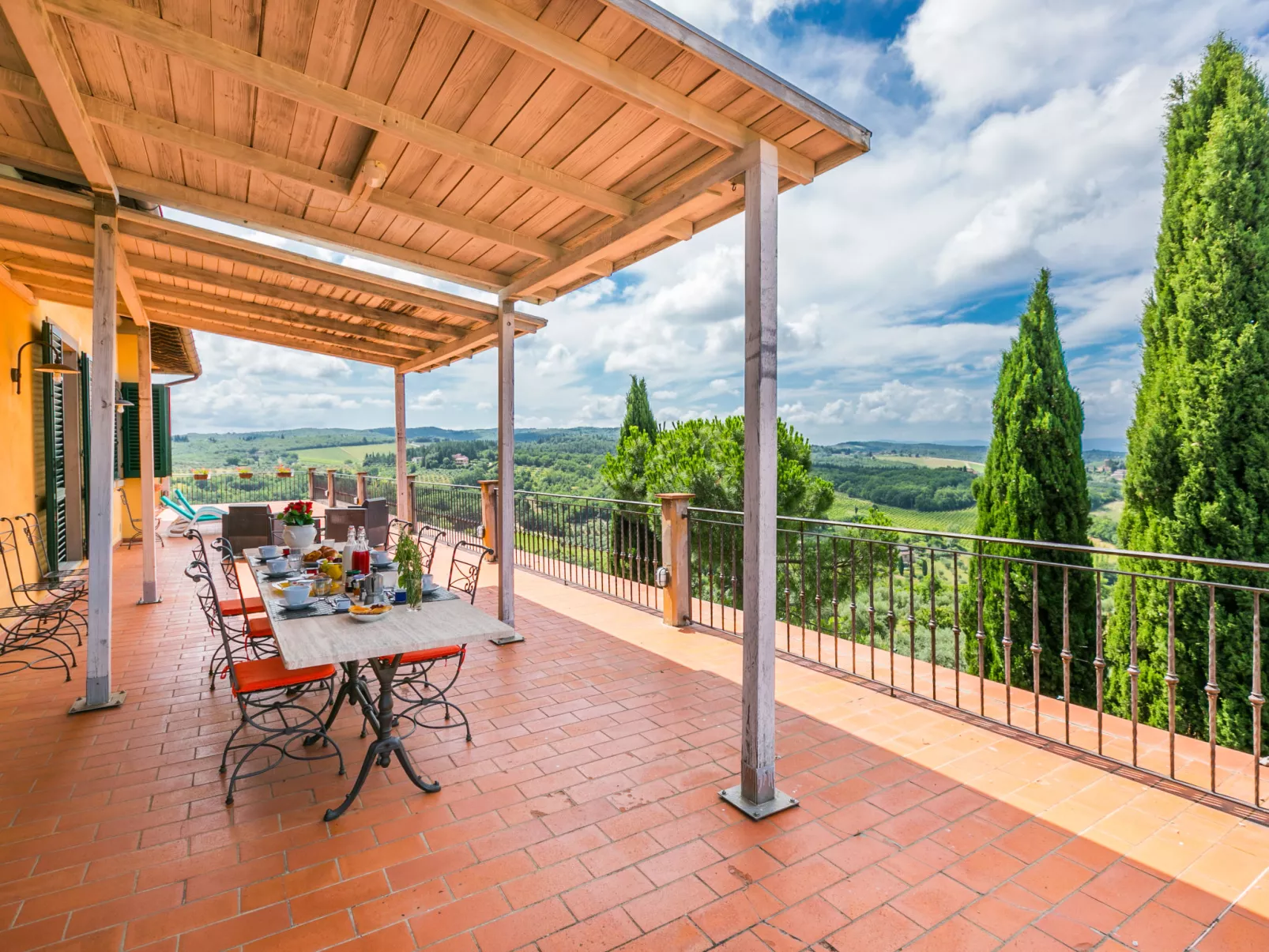 Casa Lensi-Outside