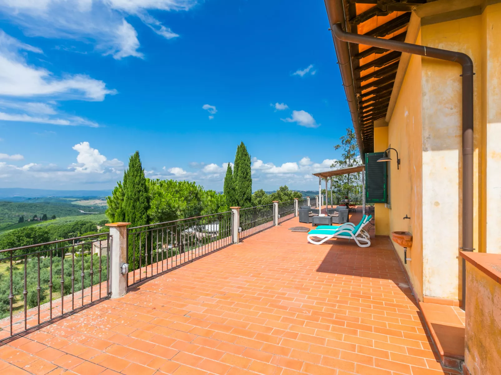 Casa Lensi-Outside