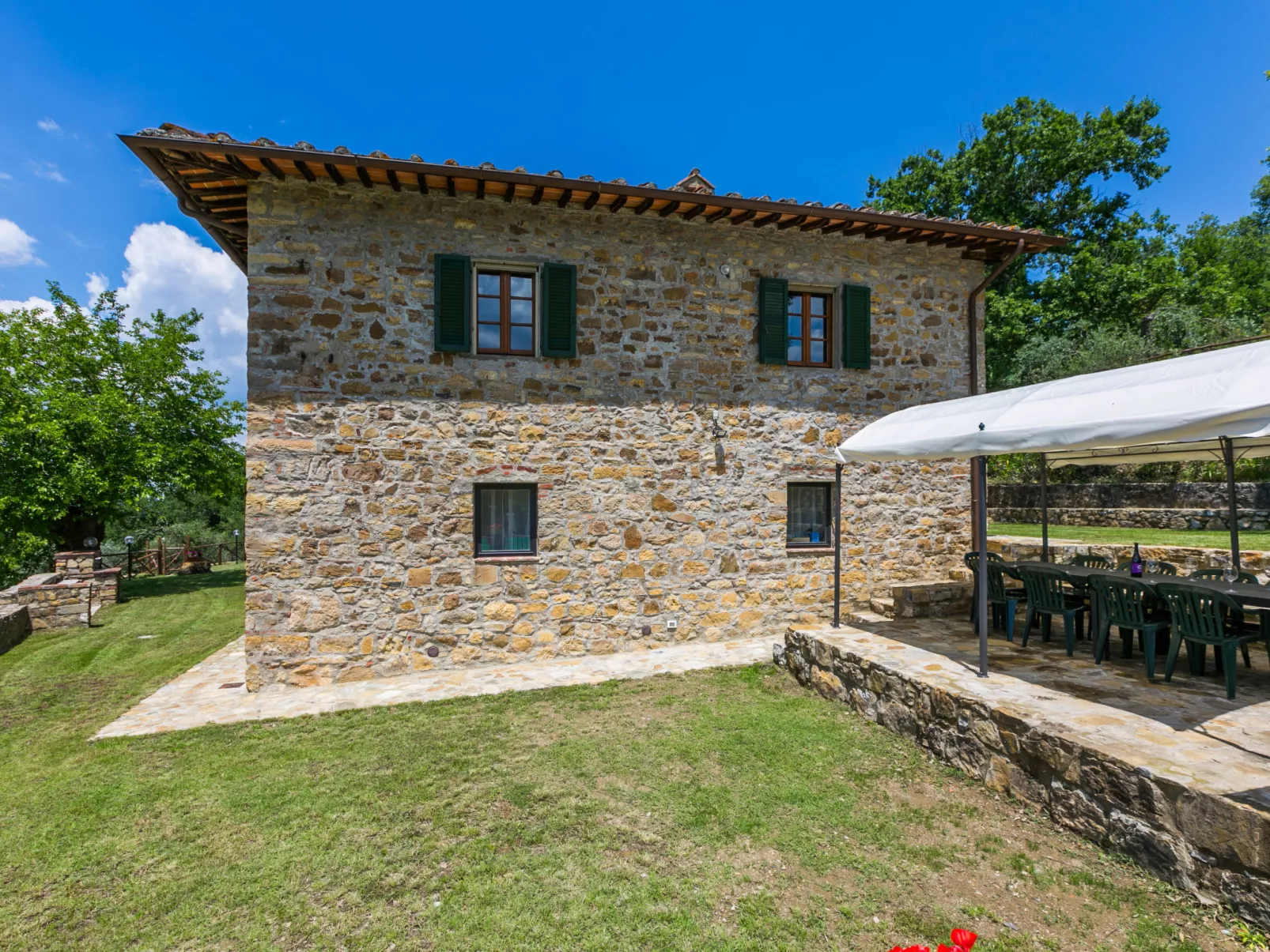 La Querciolaia-Outside
