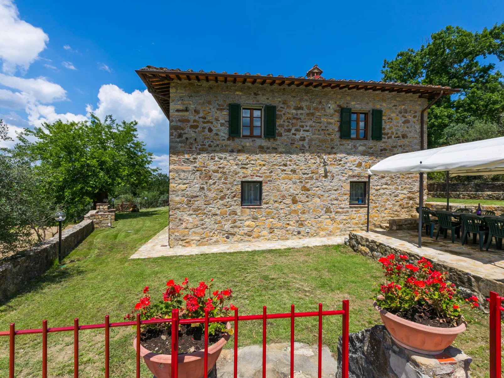 La Querciolaia-Outside