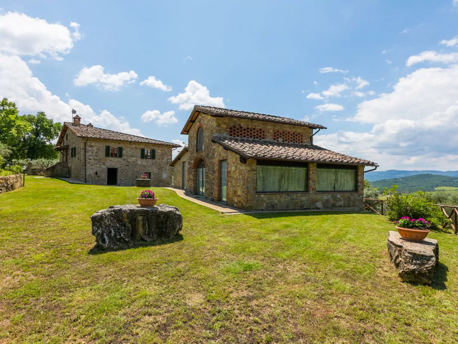 La Querciolaia-Outside