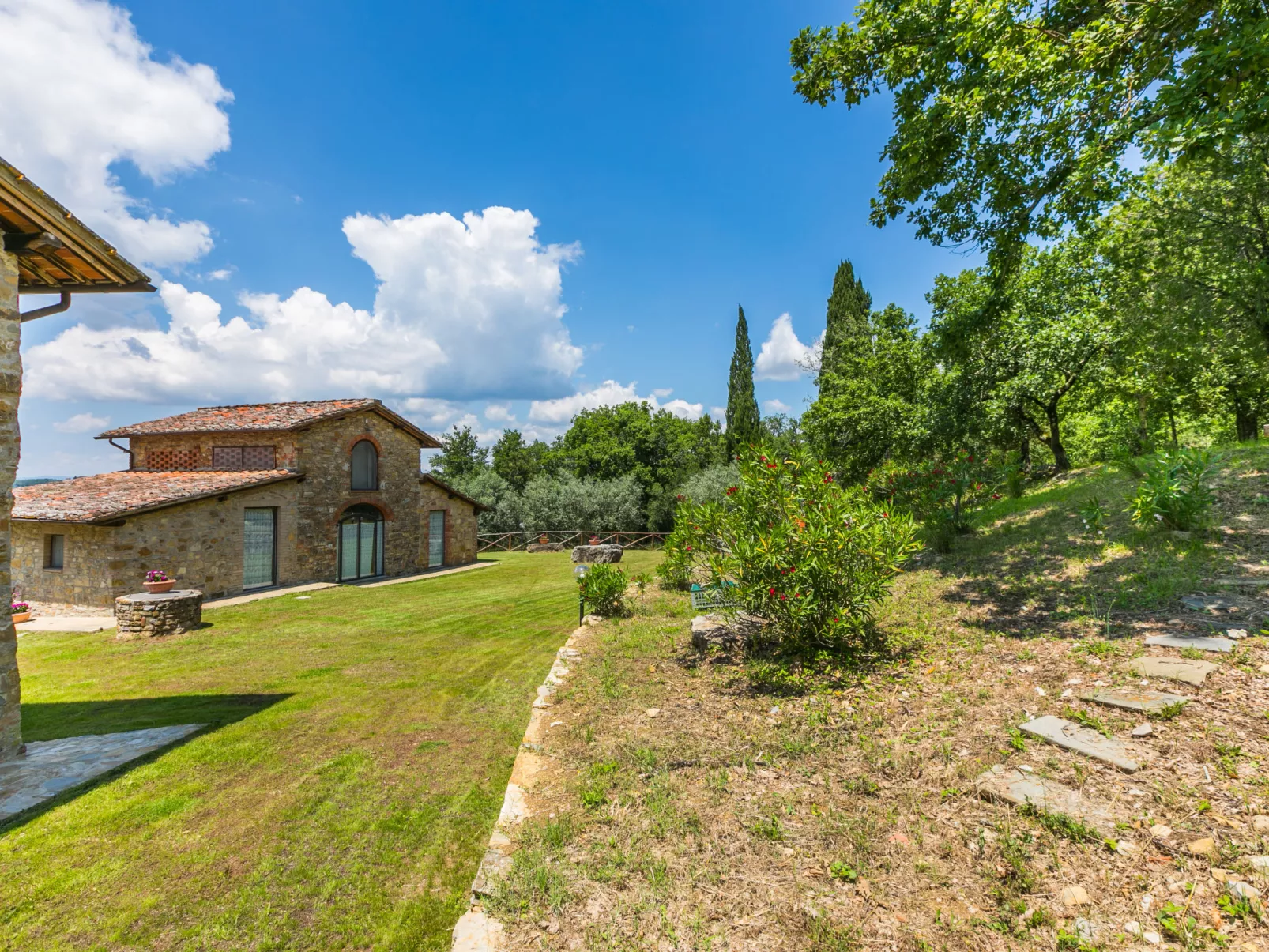 La Querciolaia-Outside