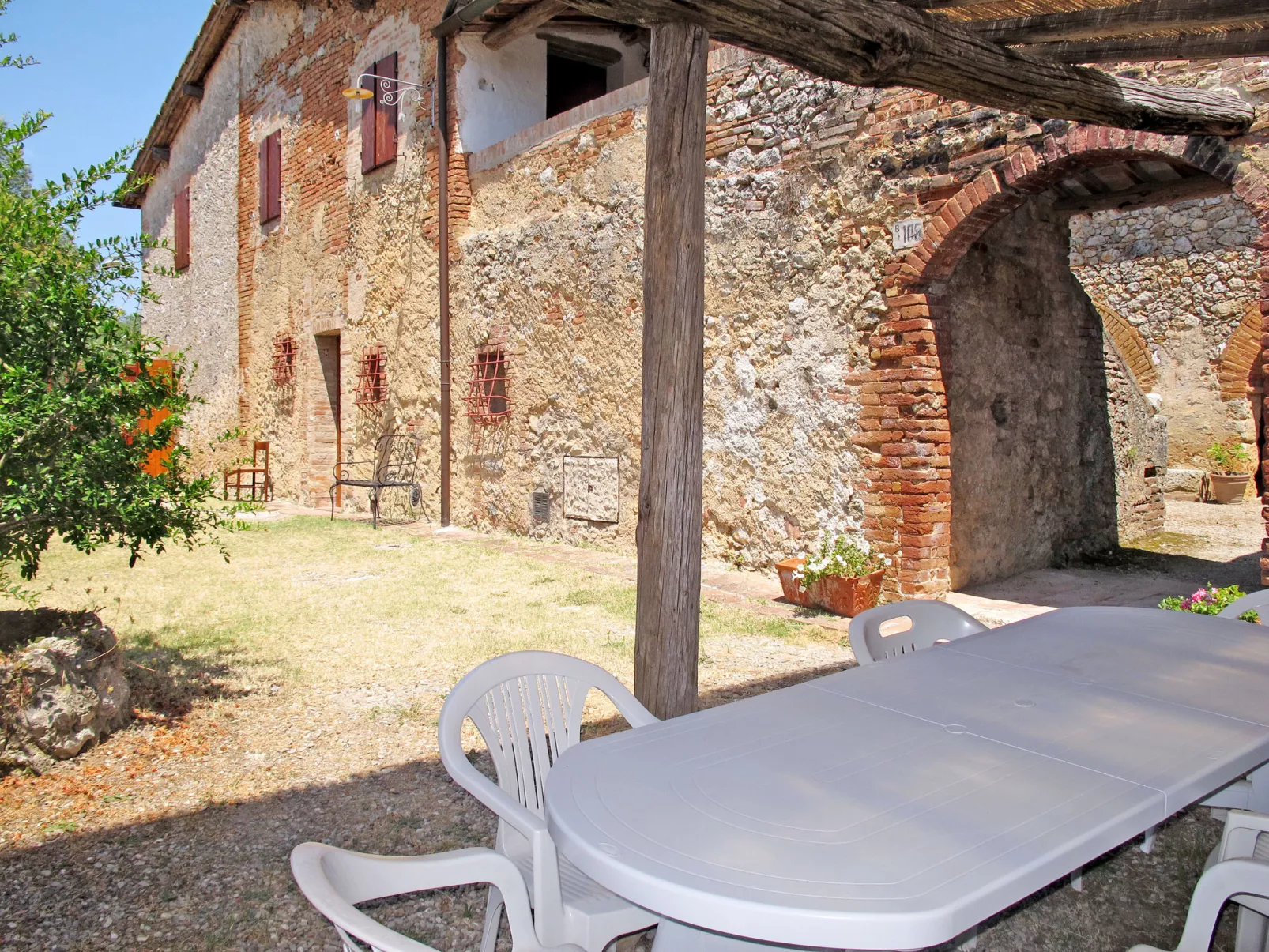 Casino di Lecceto-Outside