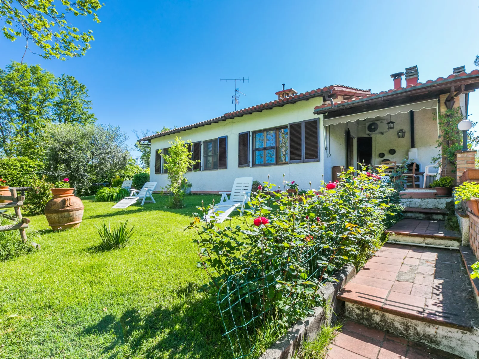 Villa Francesca-Outside