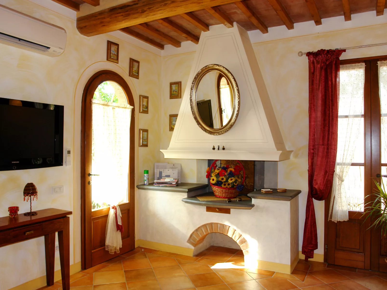 La Vecchia Pieve-Dedans